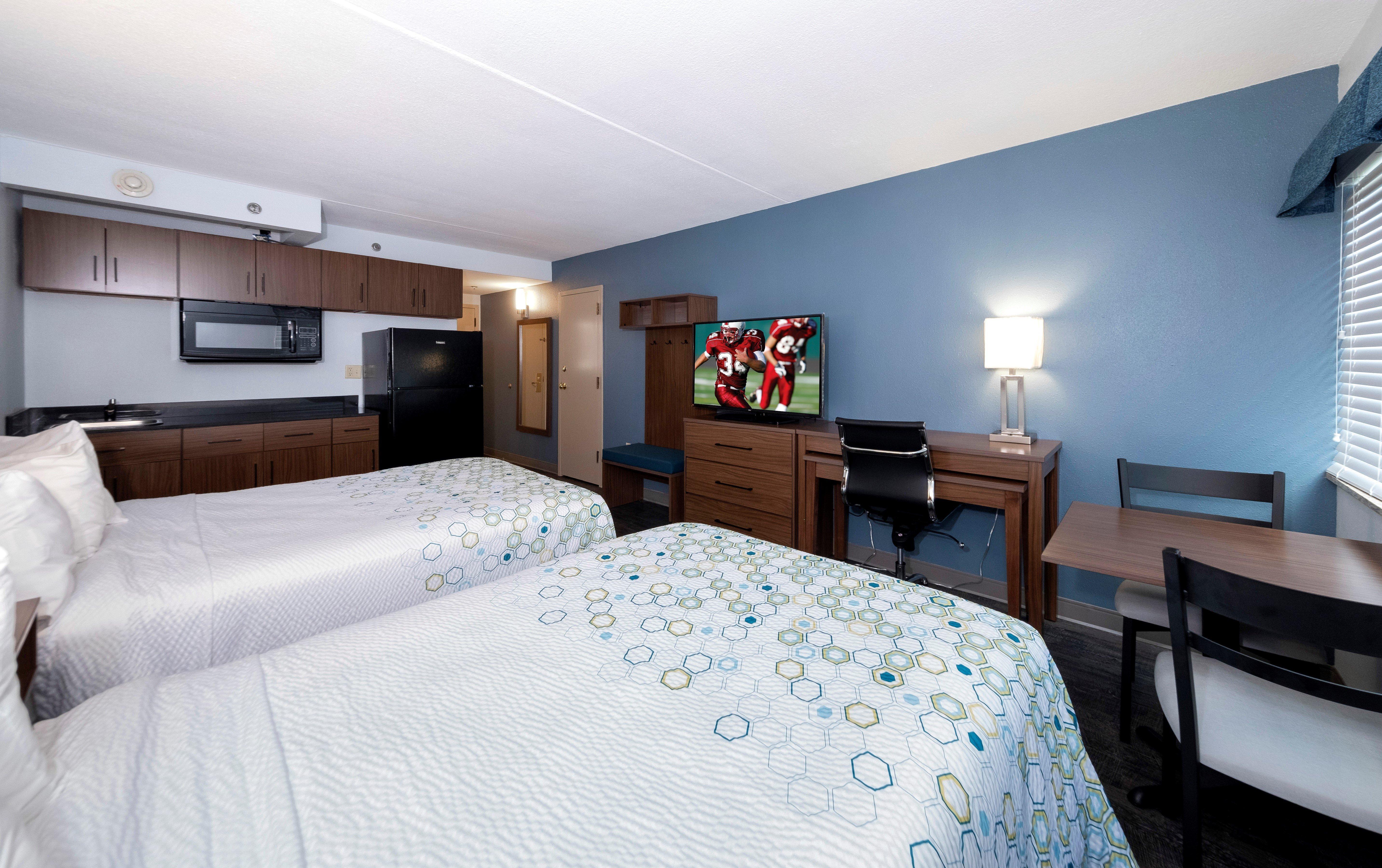 Red Roof Inn & Suites Wilmington - Нью-Касл Экстерьер фото