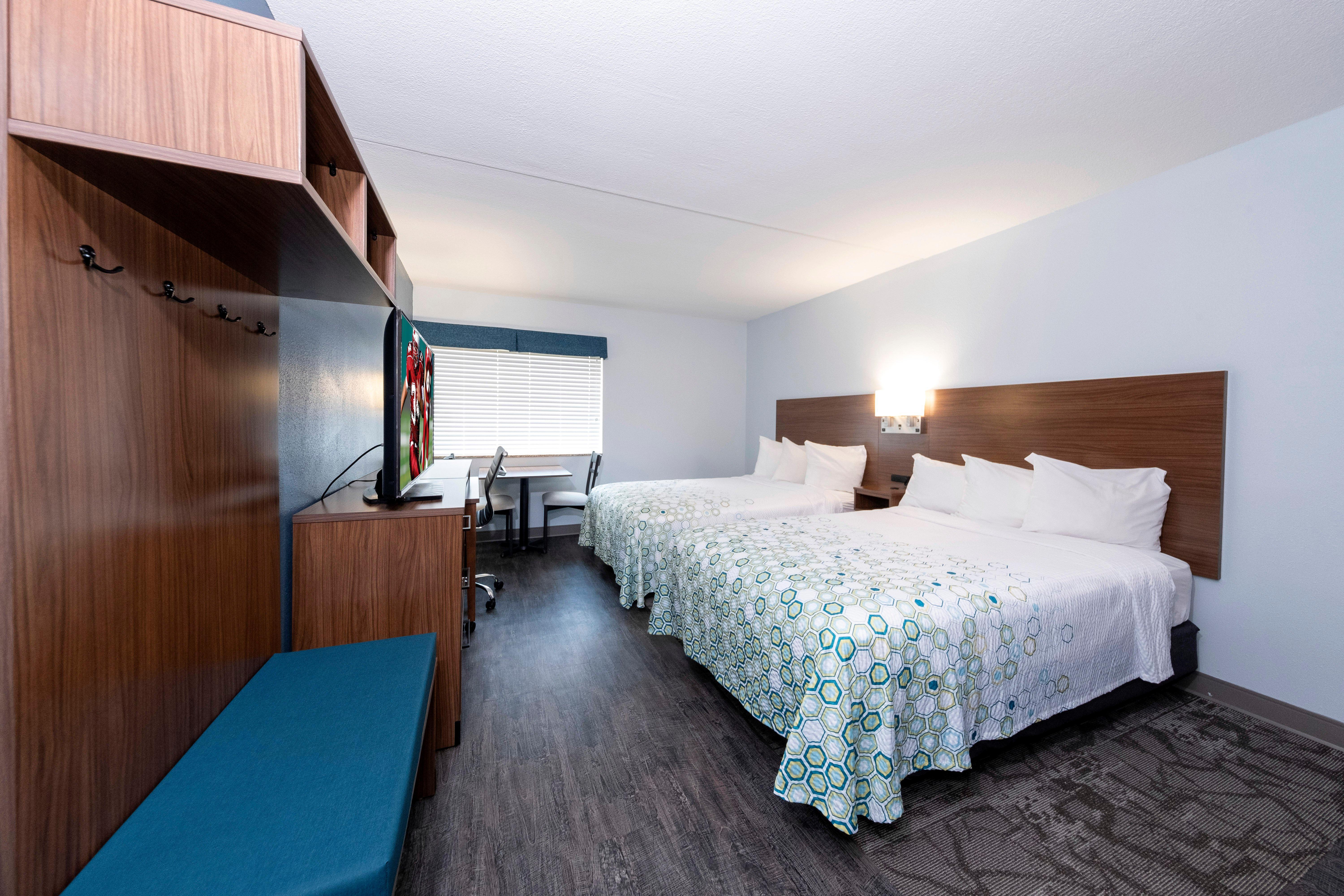 Red Roof Inn & Suites Wilmington - Нью-Касл Экстерьер фото