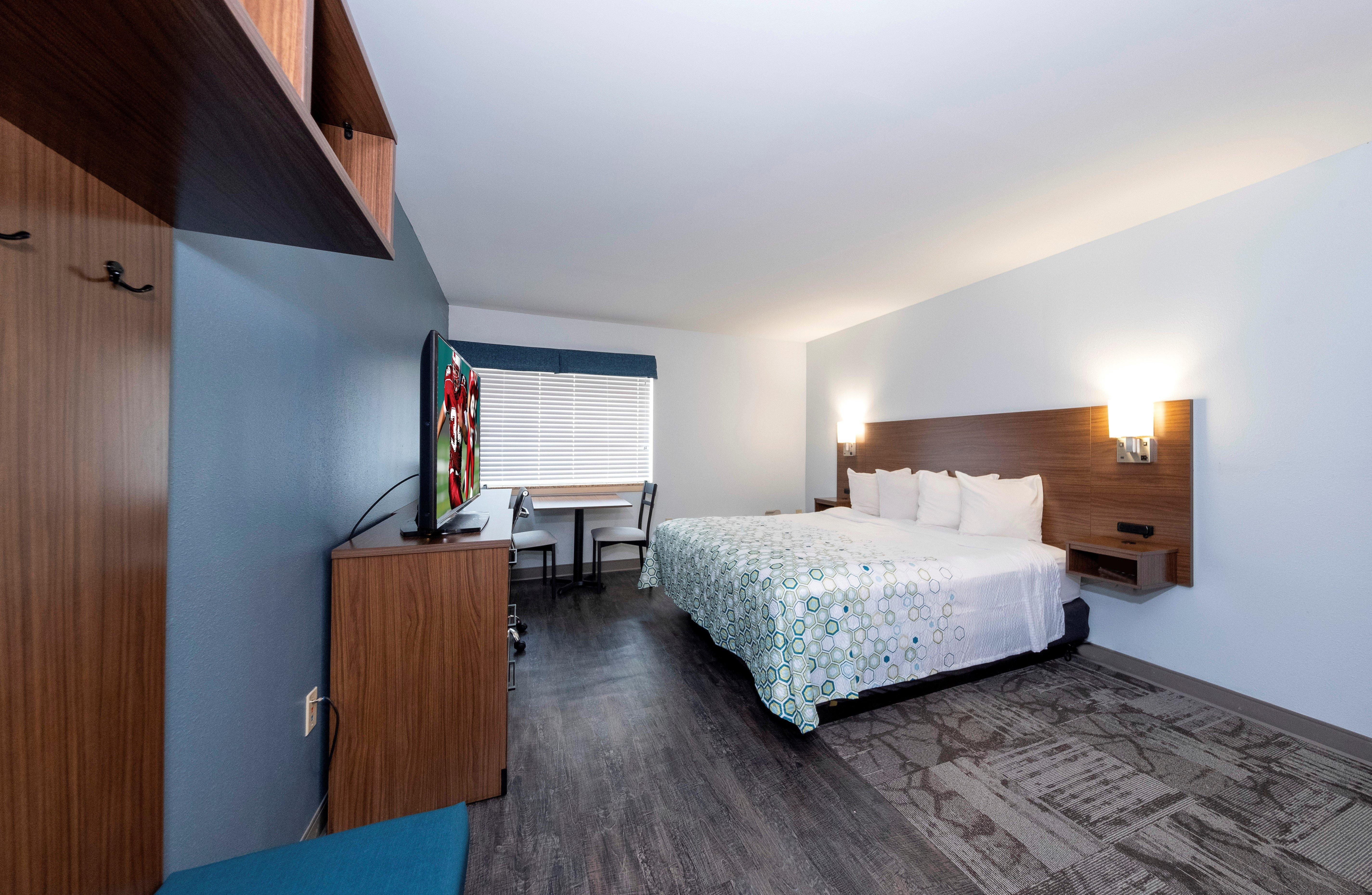 Red Roof Inn & Suites Wilmington - Нью-Касл Экстерьер фото