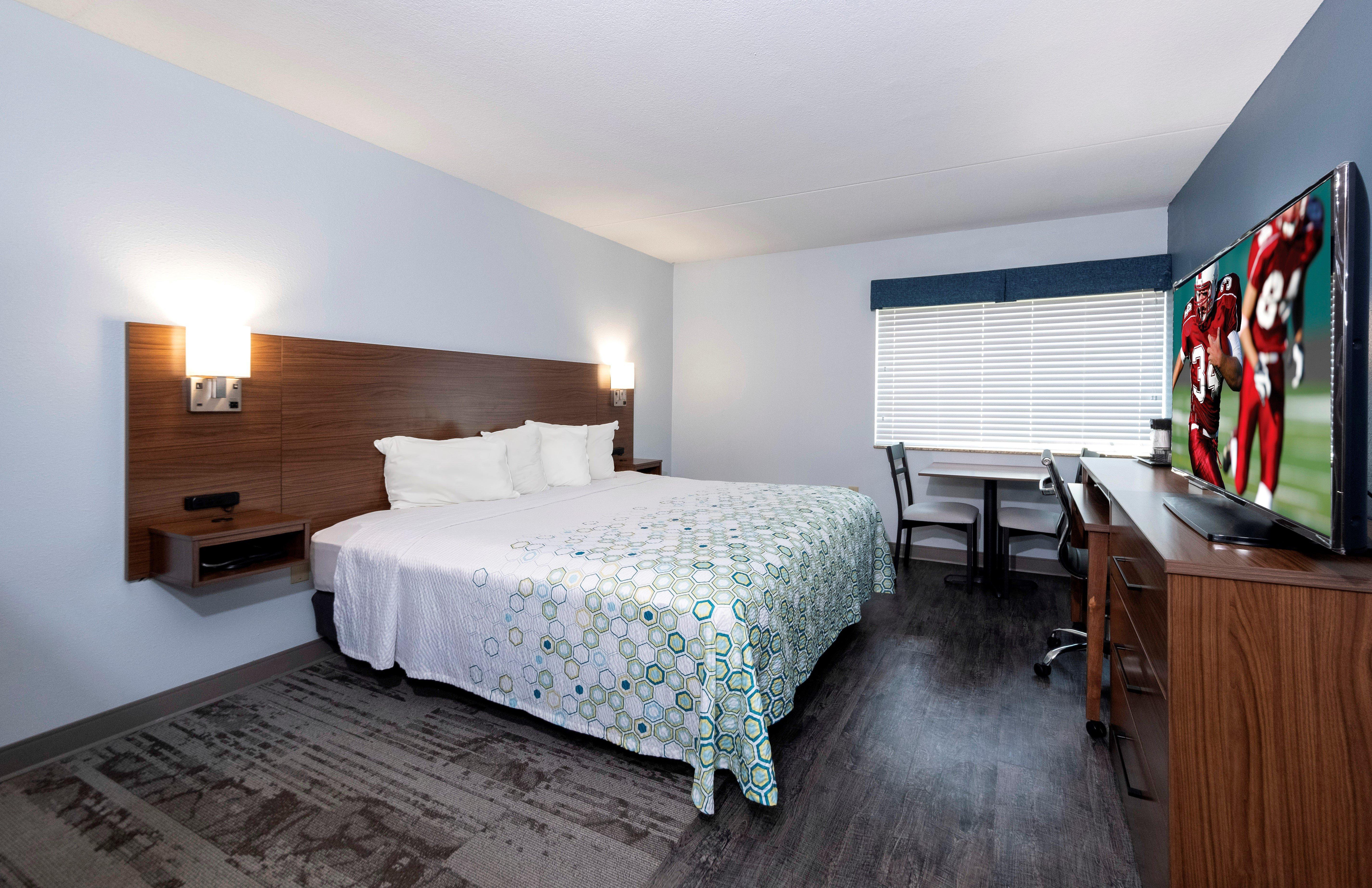 Red Roof Inn & Suites Wilmington - Нью-Касл Экстерьер фото
