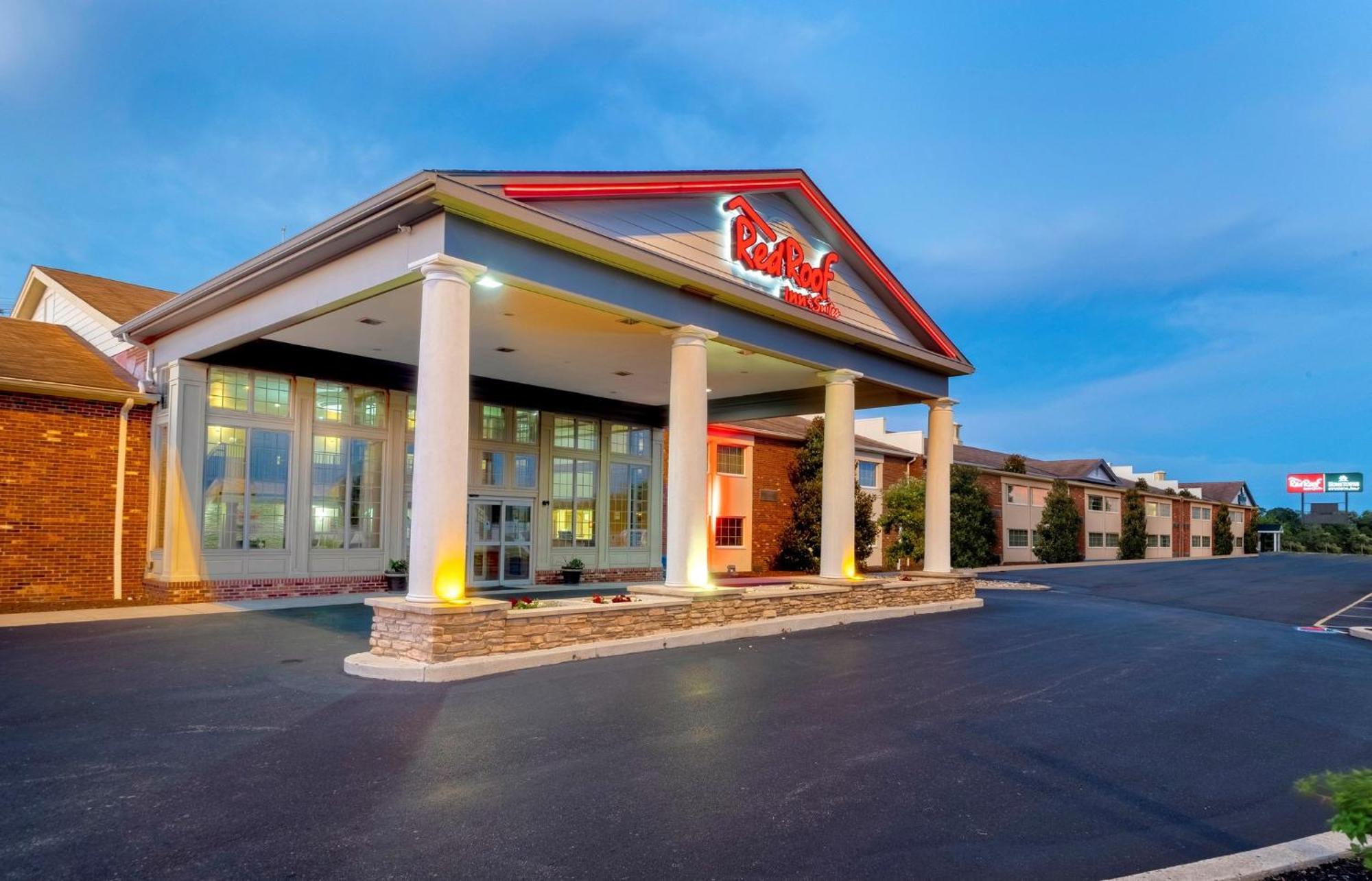 Red Roof Inn & Suites Wilmington - Нью-Касл Экстерьер фото