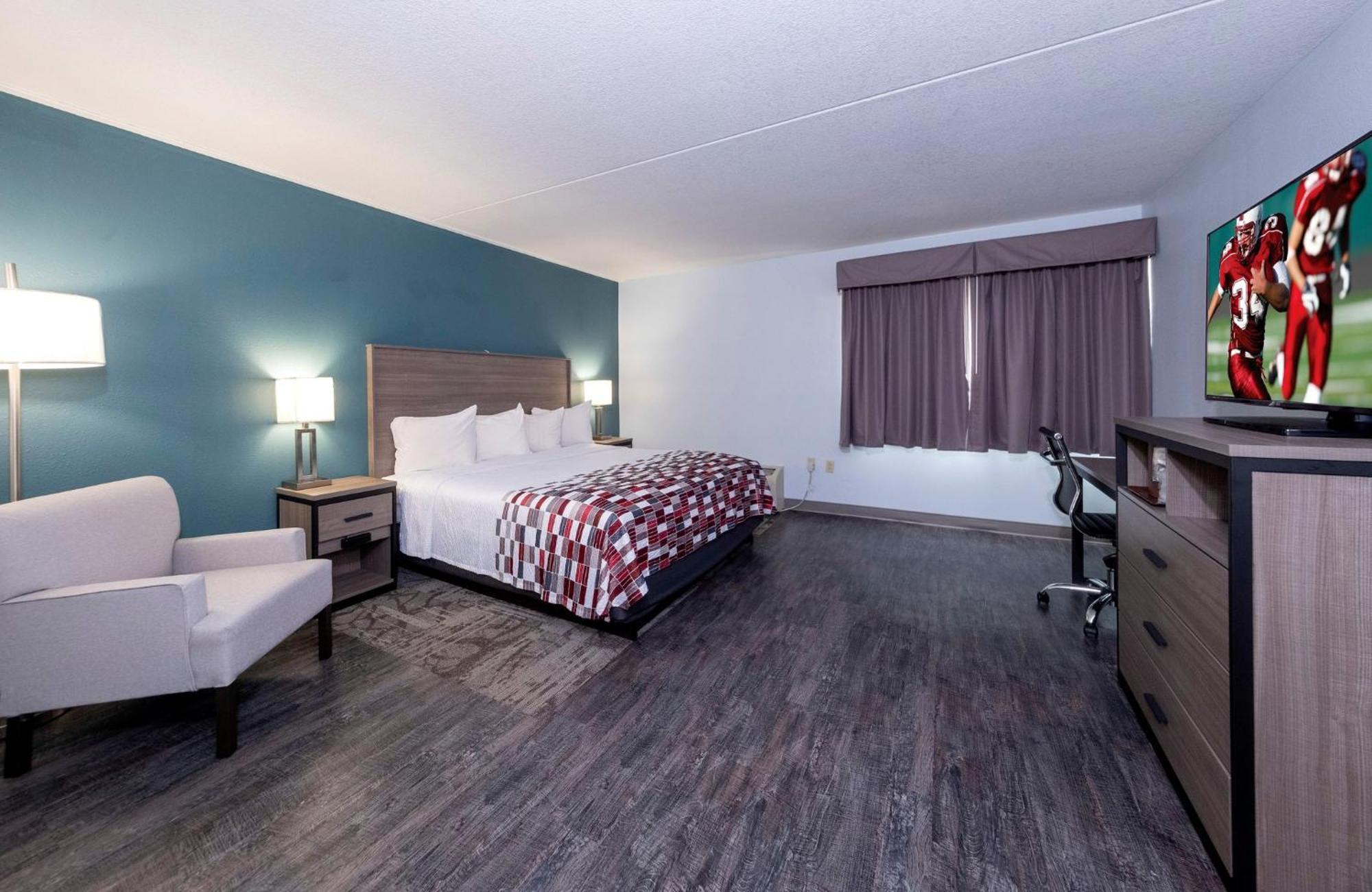 Red Roof Inn & Suites Wilmington - Нью-Касл Экстерьер фото