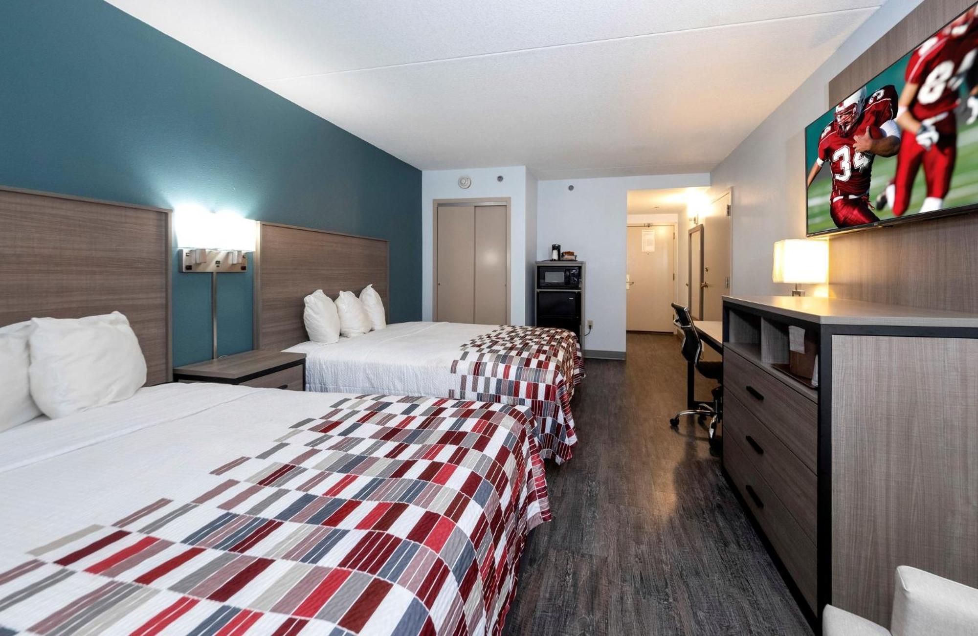 Red Roof Inn & Suites Wilmington - Нью-Касл Экстерьер фото