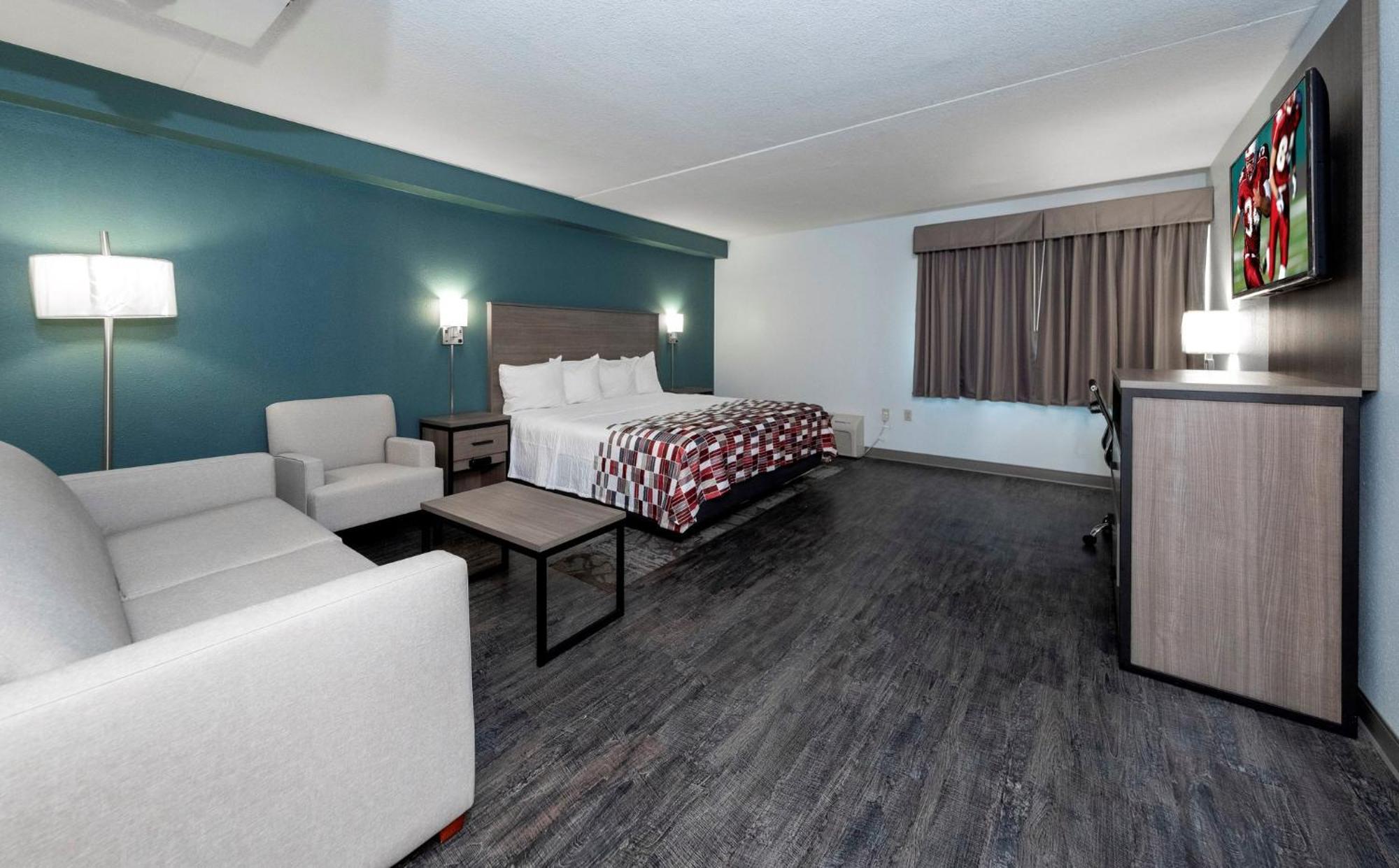 Red Roof Inn & Suites Wilmington - Нью-Касл Экстерьер фото