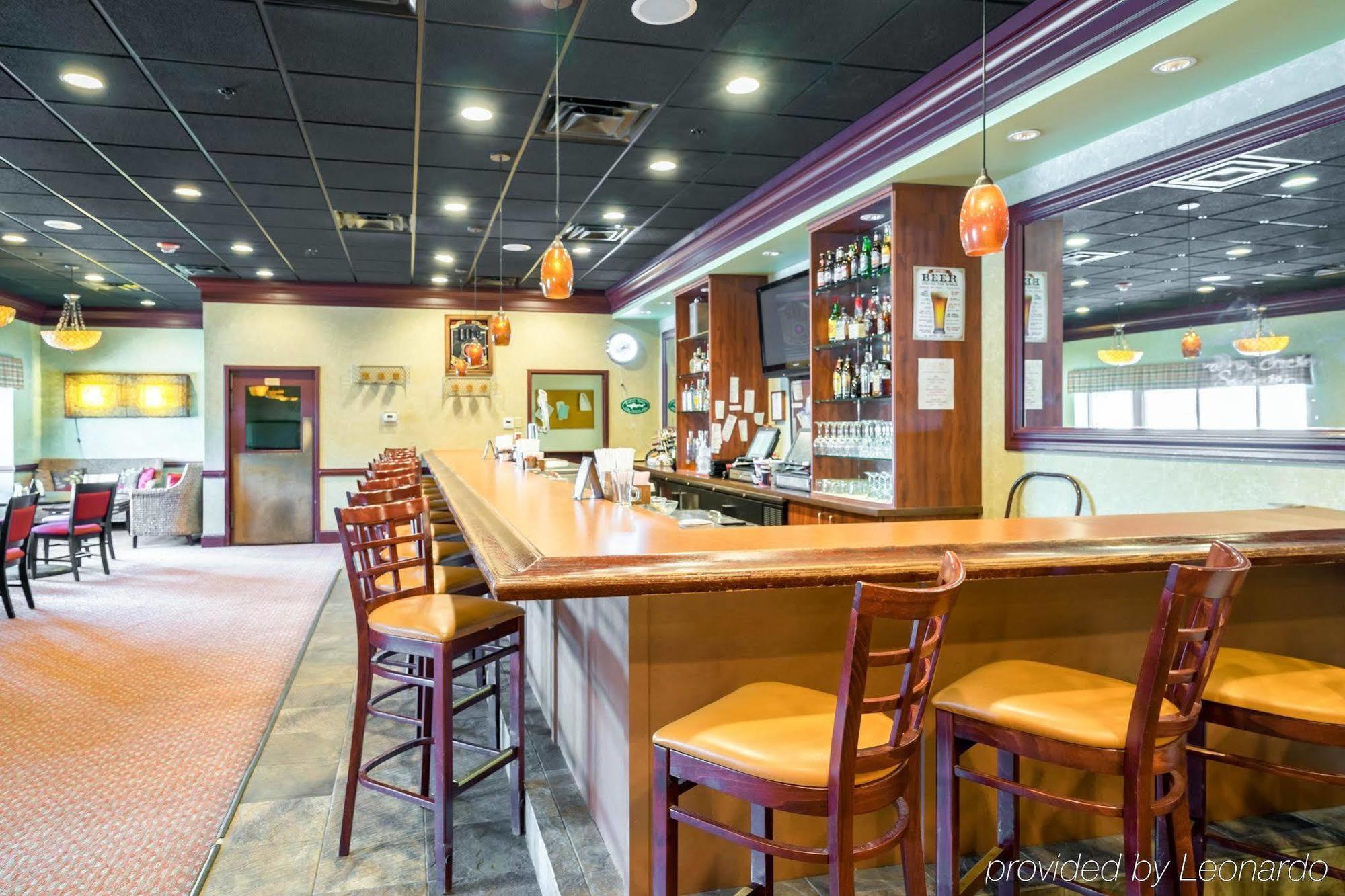 Red Roof Inn & Suites Wilmington - Нью-Касл Экстерьер фото