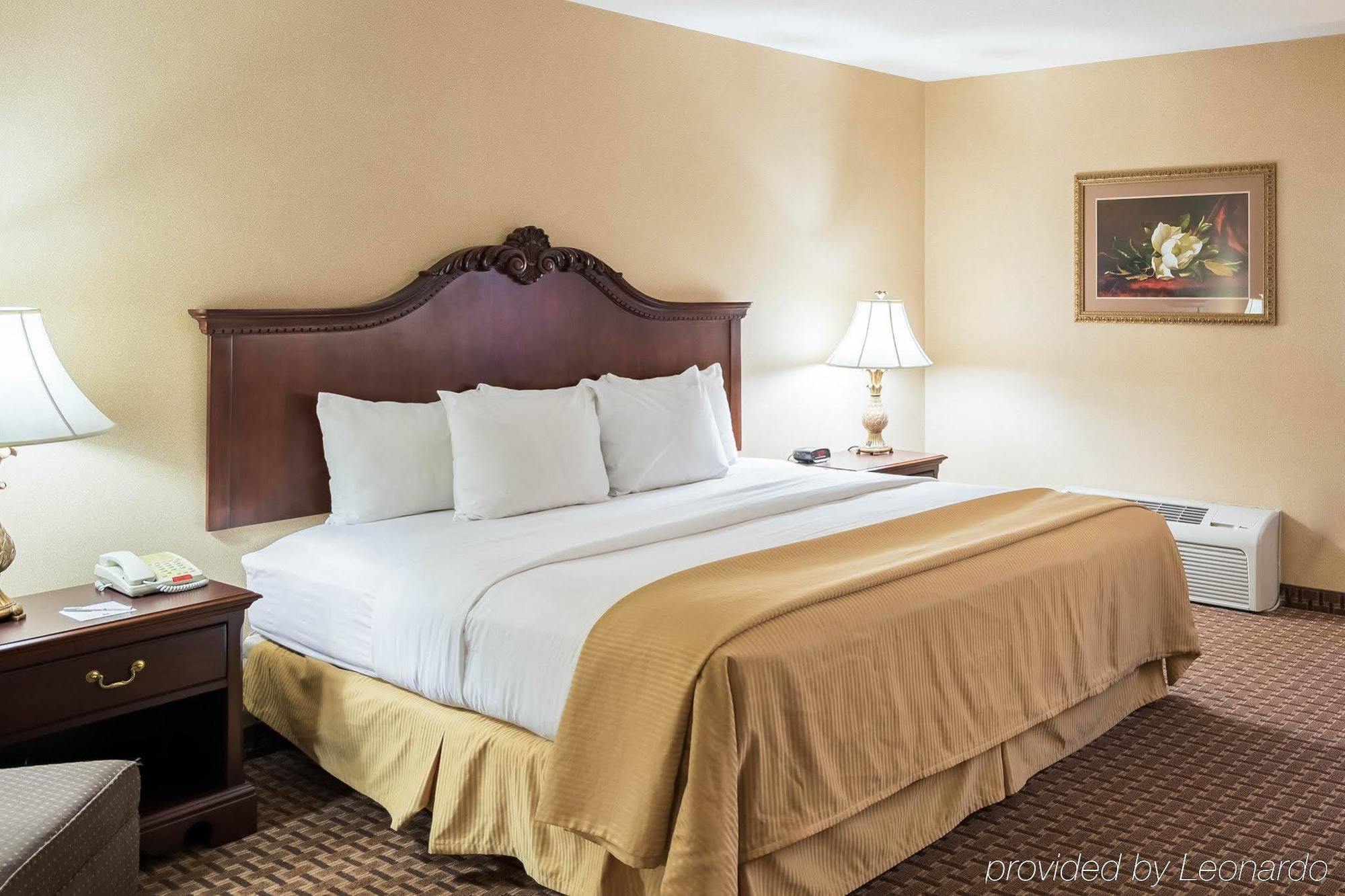 Red Roof Inn & Suites Wilmington - Нью-Касл Экстерьер фото