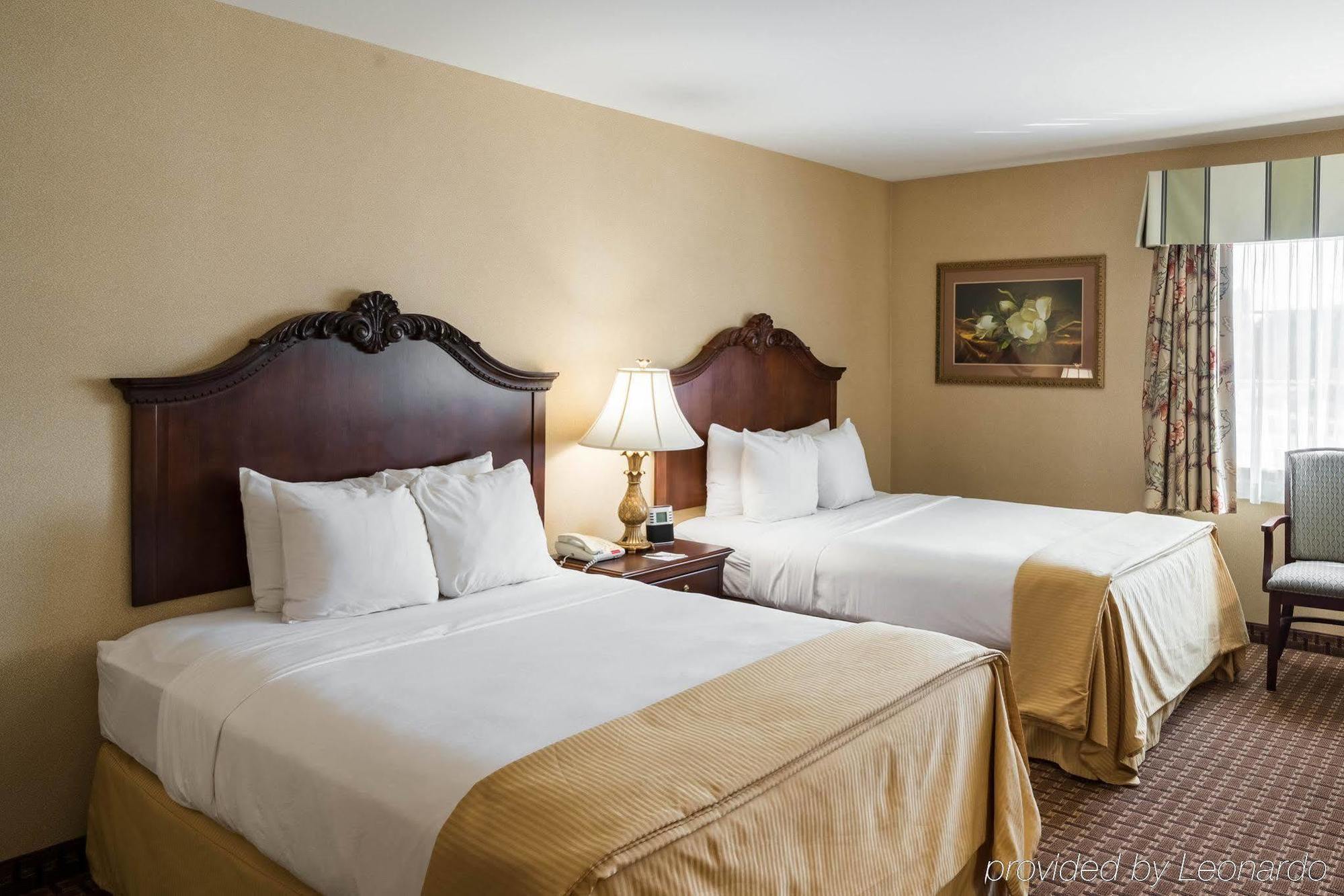 Red Roof Inn & Suites Wilmington - Нью-Касл Экстерьер фото