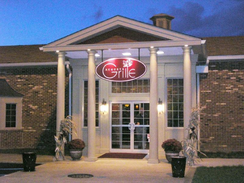 Red Roof Inn & Suites Wilmington - Нью-Касл Экстерьер фото